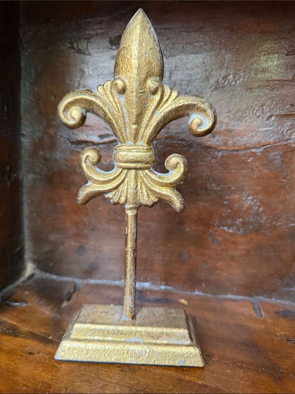 Gold Fleur-de-Lis Accent Ornament - vintage Patina